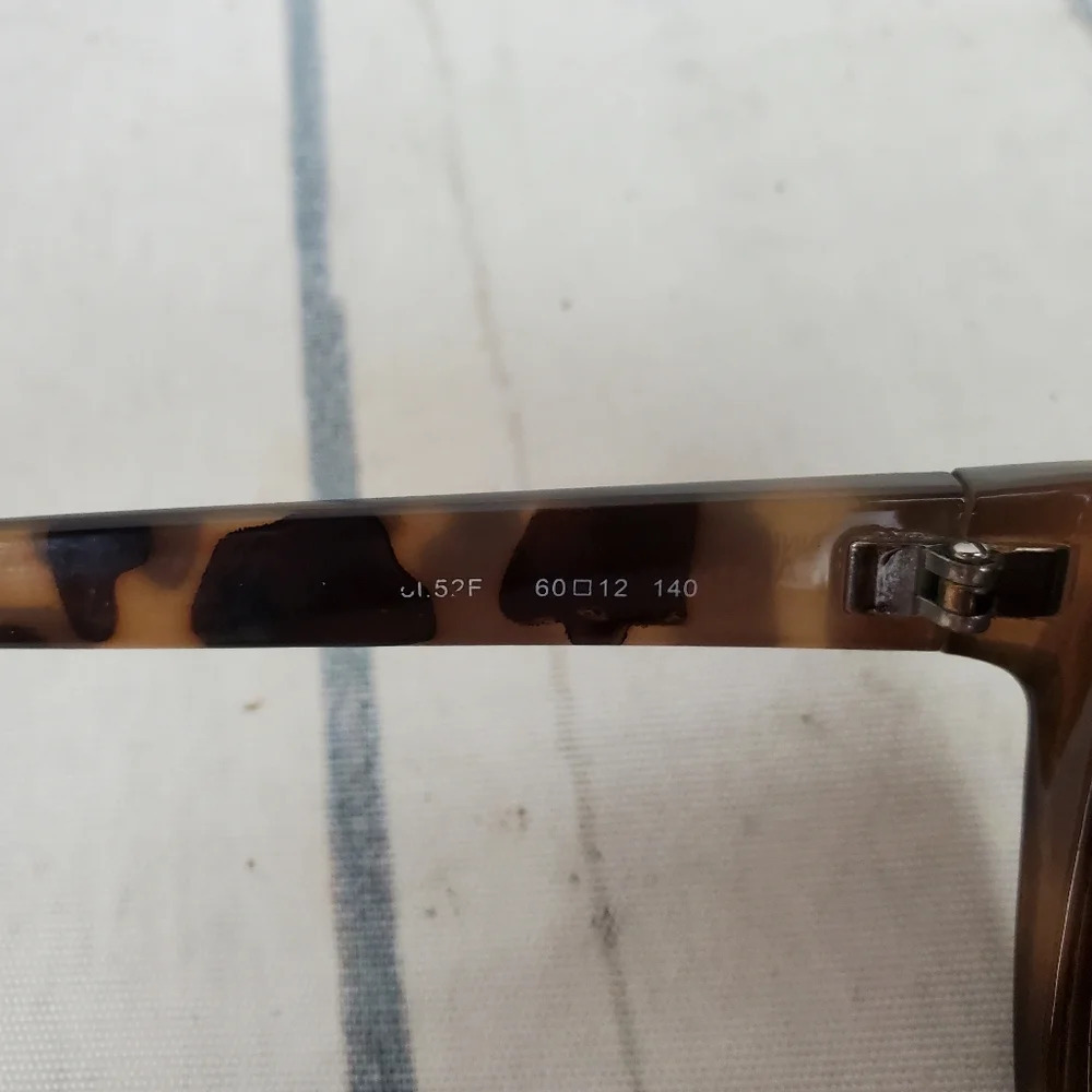 Kenneth Cole Reaction Brown Tortoise Shell Sunglasses - Picture 11 of 14